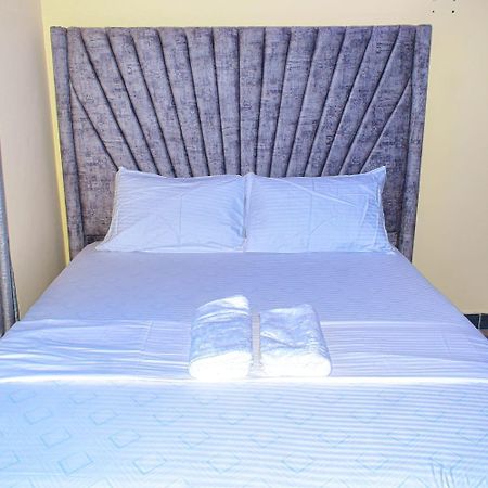 Lux Suites Bamburi Furnished Apartments Kültér fotó