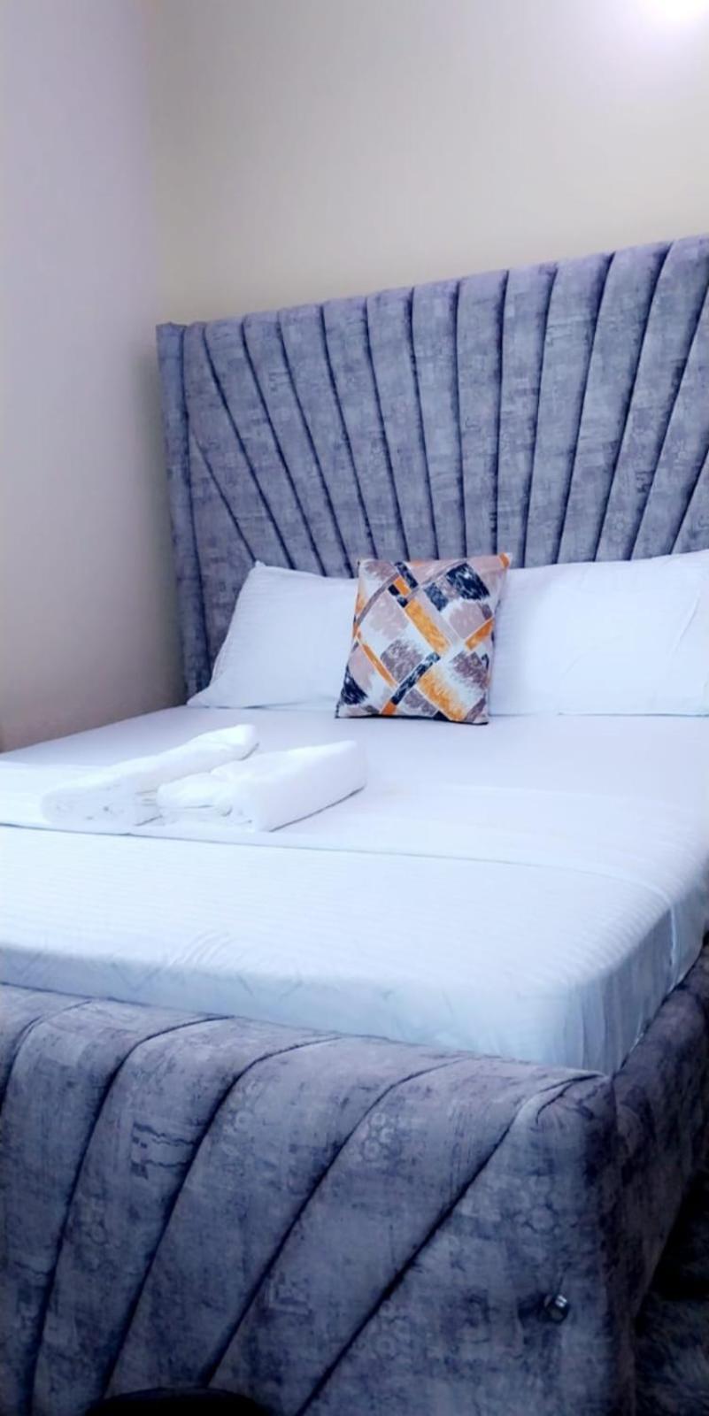 Lux Suites Bamburi Furnished Apartments Kültér fotó