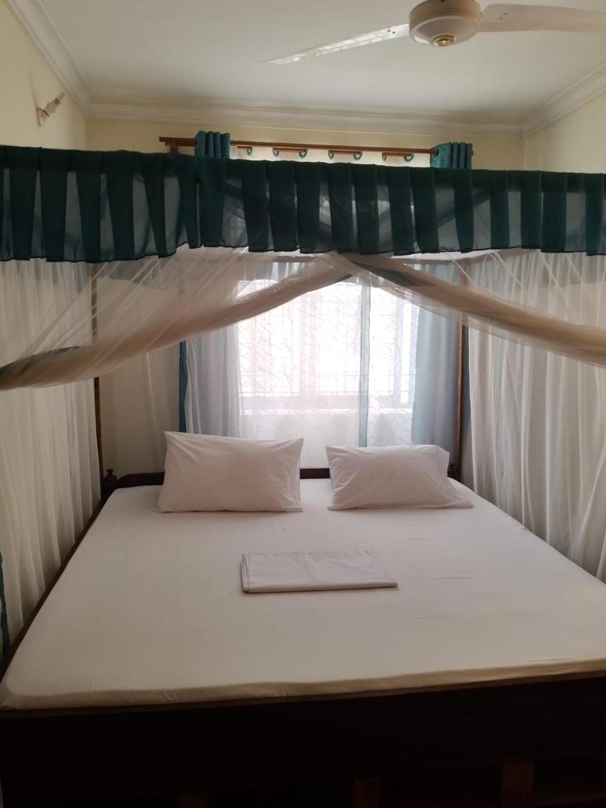 Lux Suites Bamburi Furnished Apartments Kültér fotó